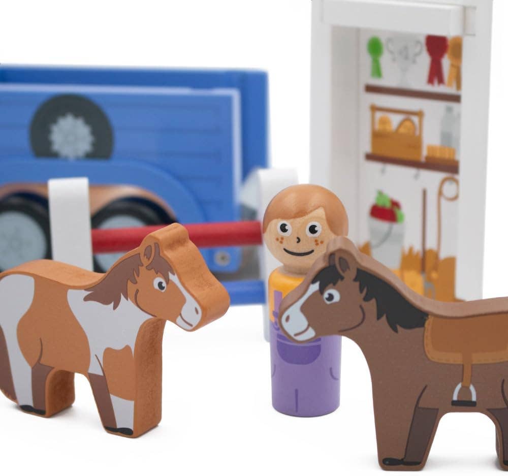 Jeep and Horse Trailer (inc horses and jump)